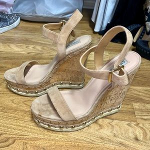 Steve Madden Tan Studded Wedges